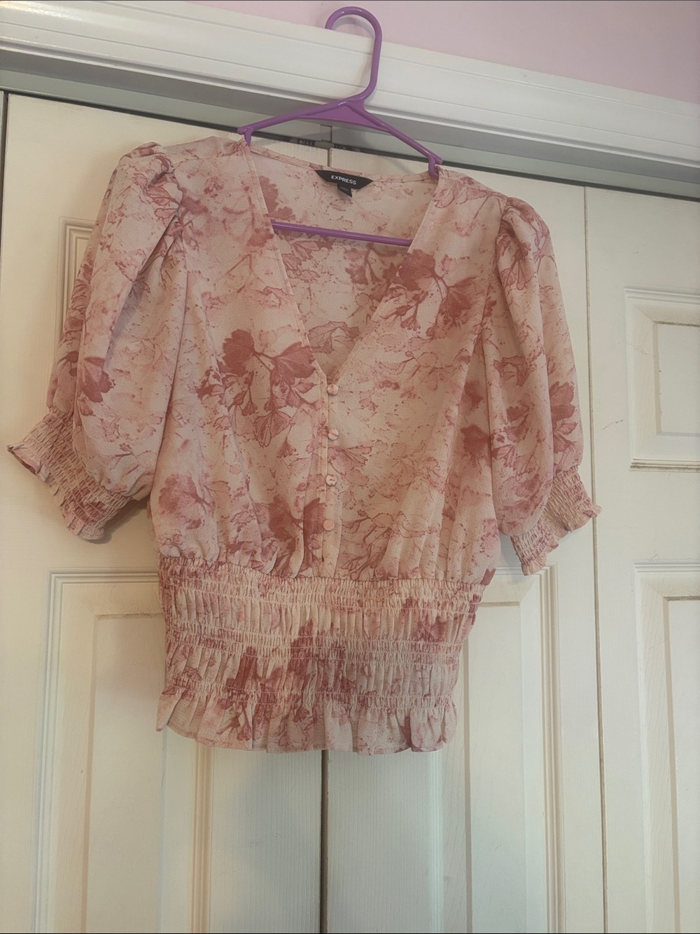 Express Blush Floral V-Neck Smocked Hem Puff Sleeve Blouse